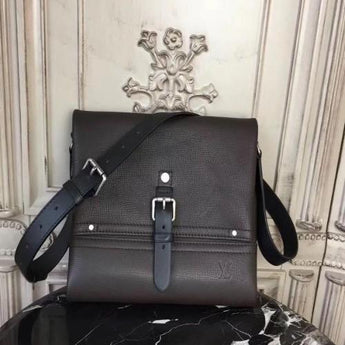 LV Canyon Messenger PM Utah Leather Bleu Marine